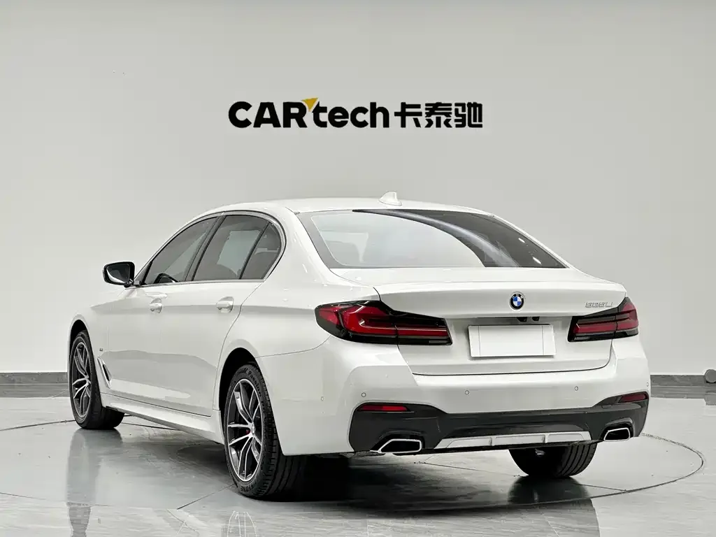 BMW 5 Series — фото 2