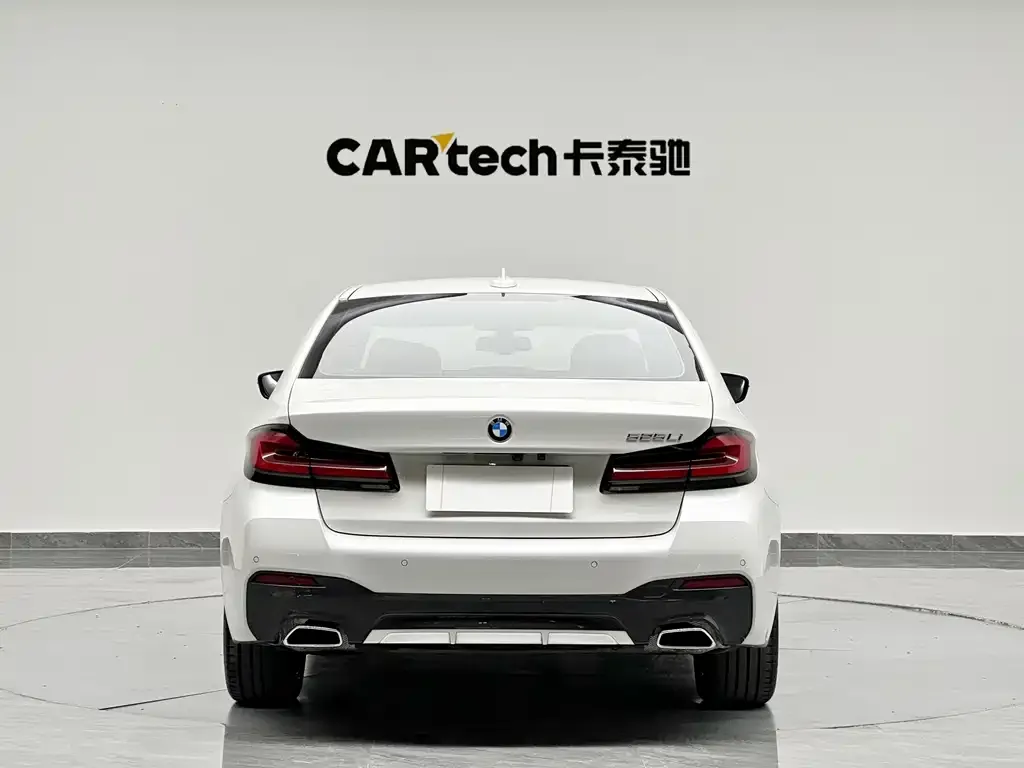 BMW 5 Series — фото 4