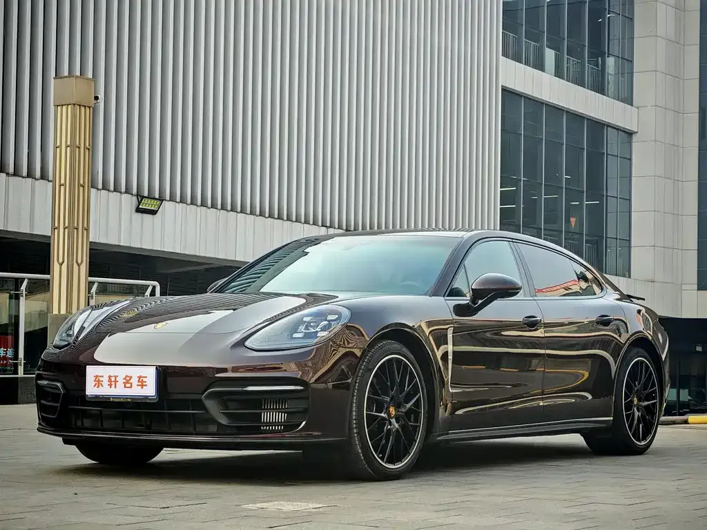Porsche Panamera — фото 1