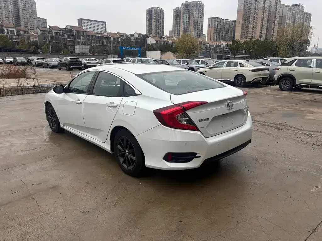 Honda Civic — фото 5