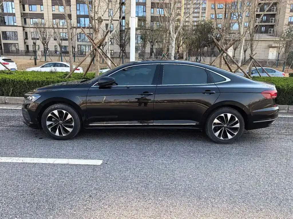 Volkswagen Passat — фото 7