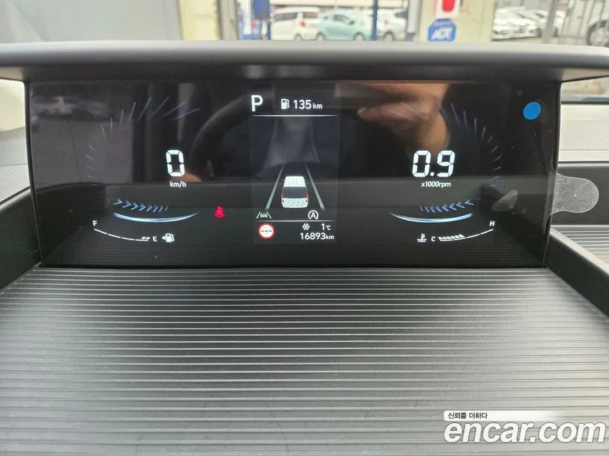 Hyundai Staria — фото 2