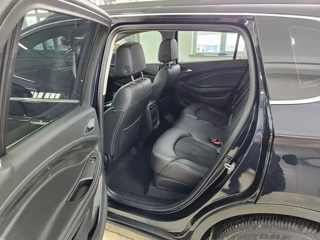 Buick Envision Plus — фото 10