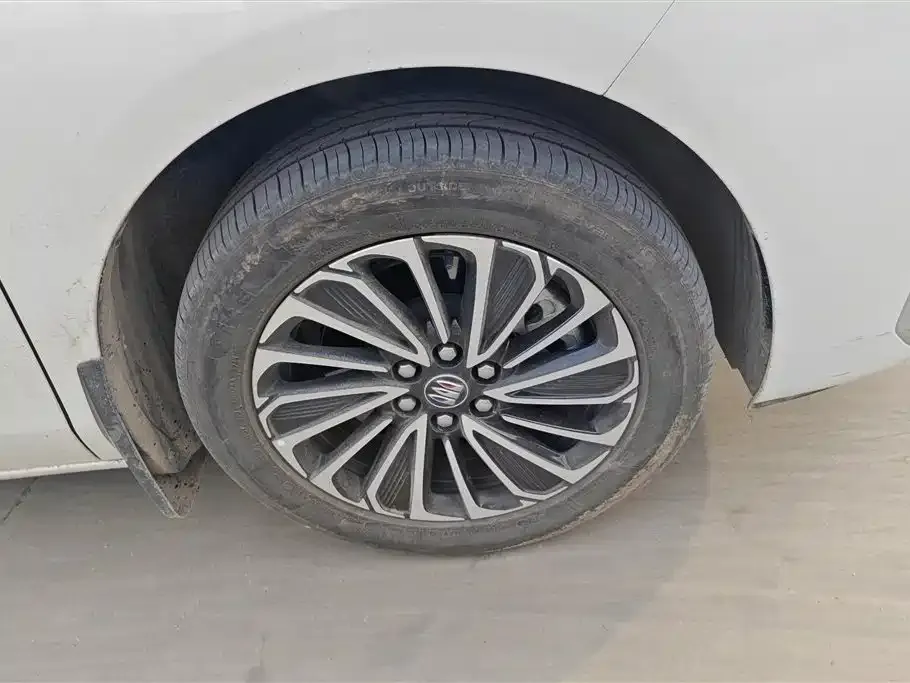 Buick GL8 Hybrid — фото 2