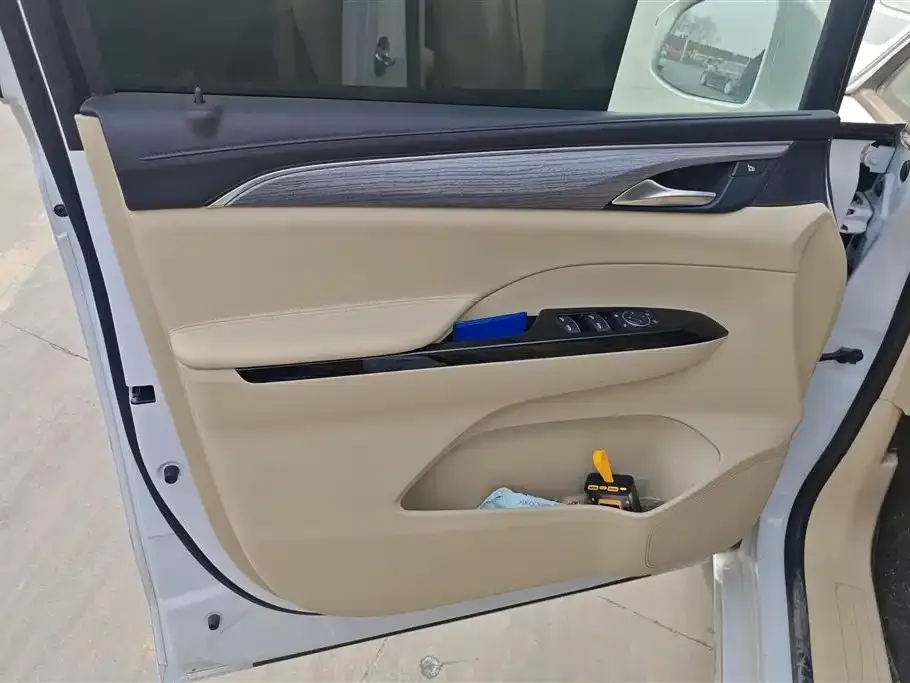 Buick GL8 Hybrid — фото 6