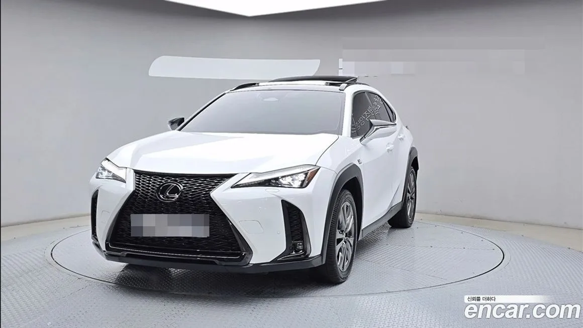 Lexus UX — фото 1