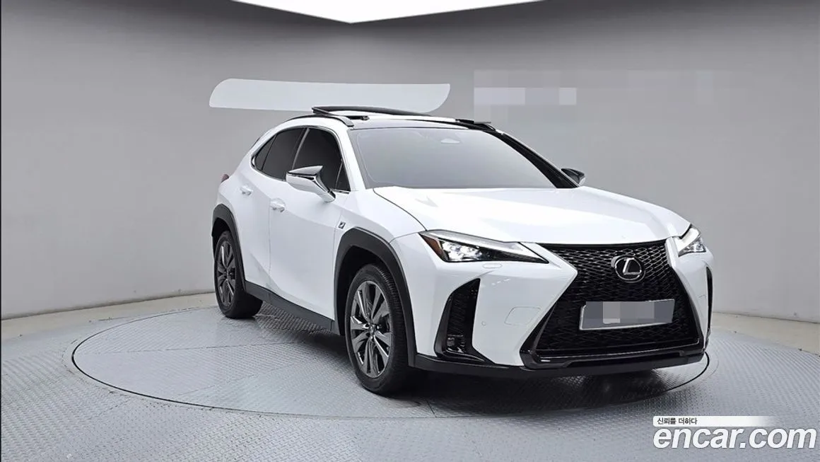 Lexus UX — фото 4