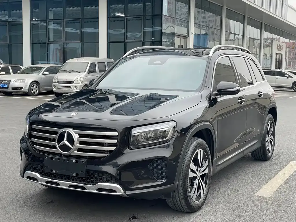 Mercedes-Benz GLB — фото 1
