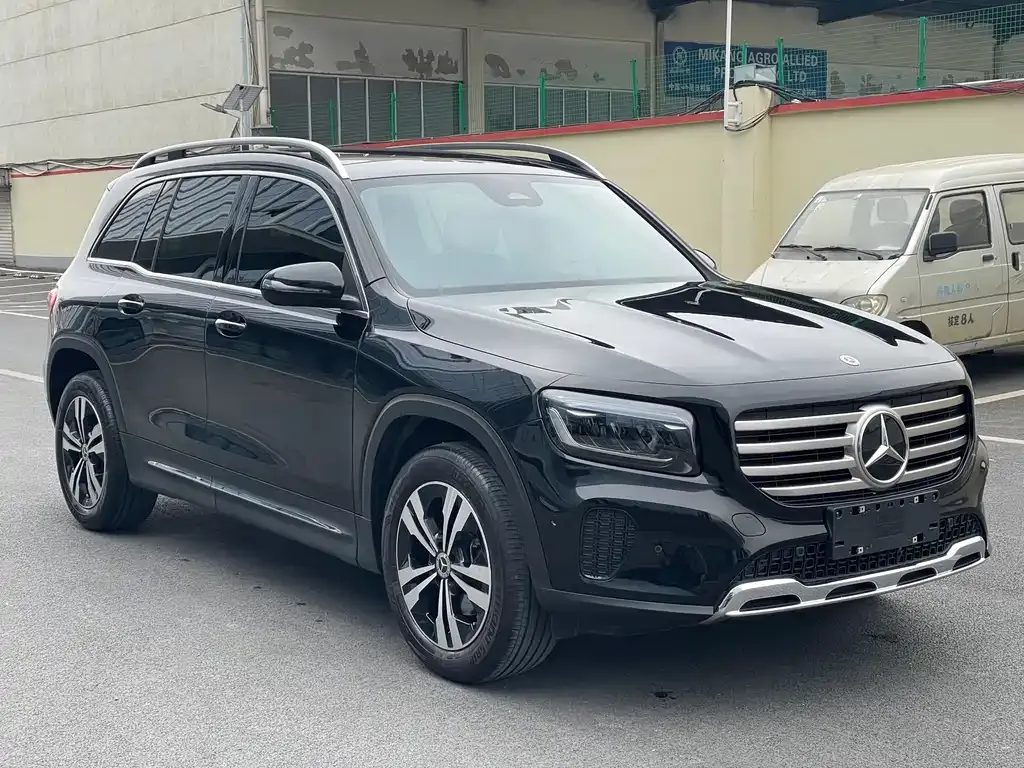 Mercedes-Benz GLB — фото 9