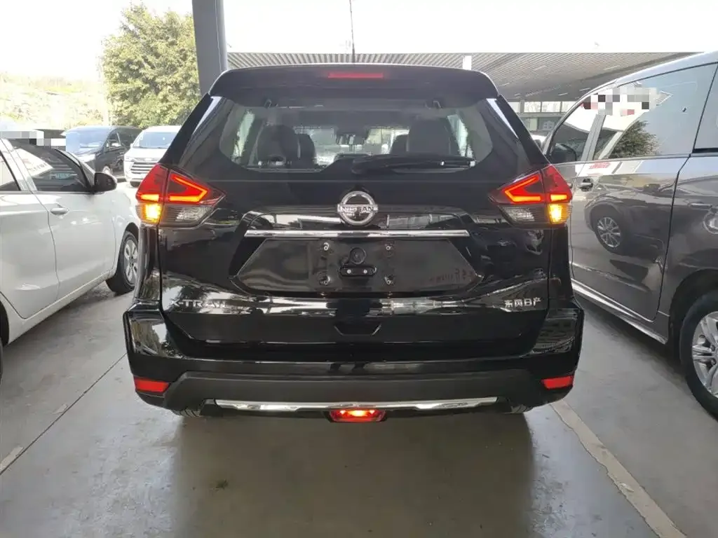 Nissan X-Trail — фото 9