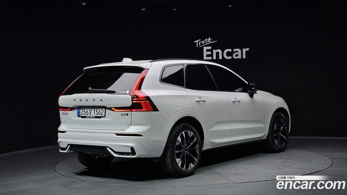 Volvo XC60 — фото 2