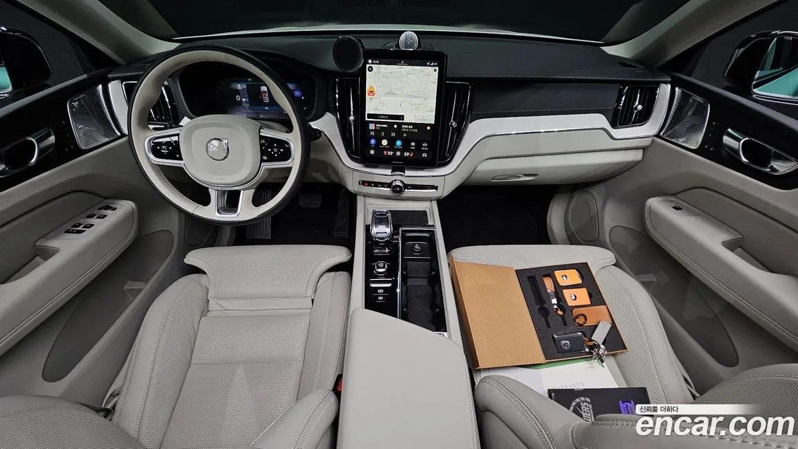 Volvo XC60 — фото 10
