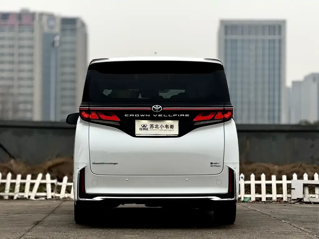 Toyota Vellfire — фото 4