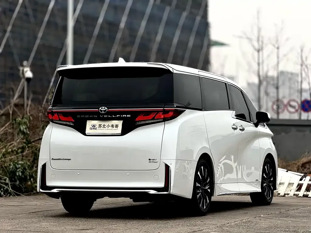Toyota Vellfire — фото 5