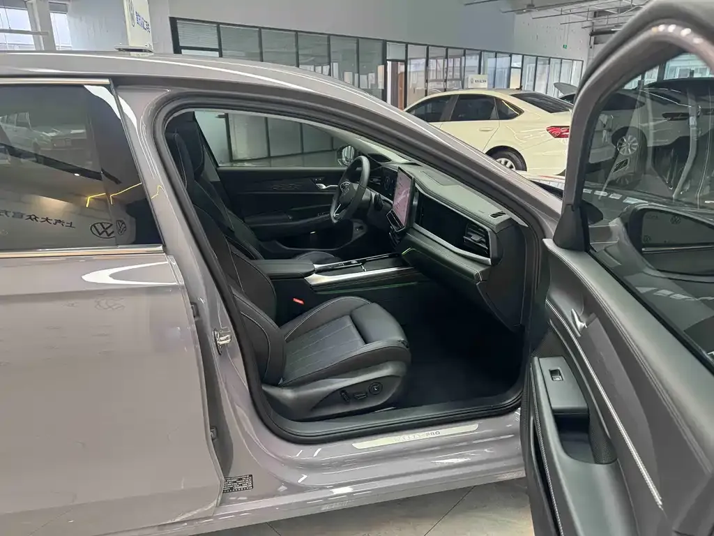 Volkswagen Passat — фото 8