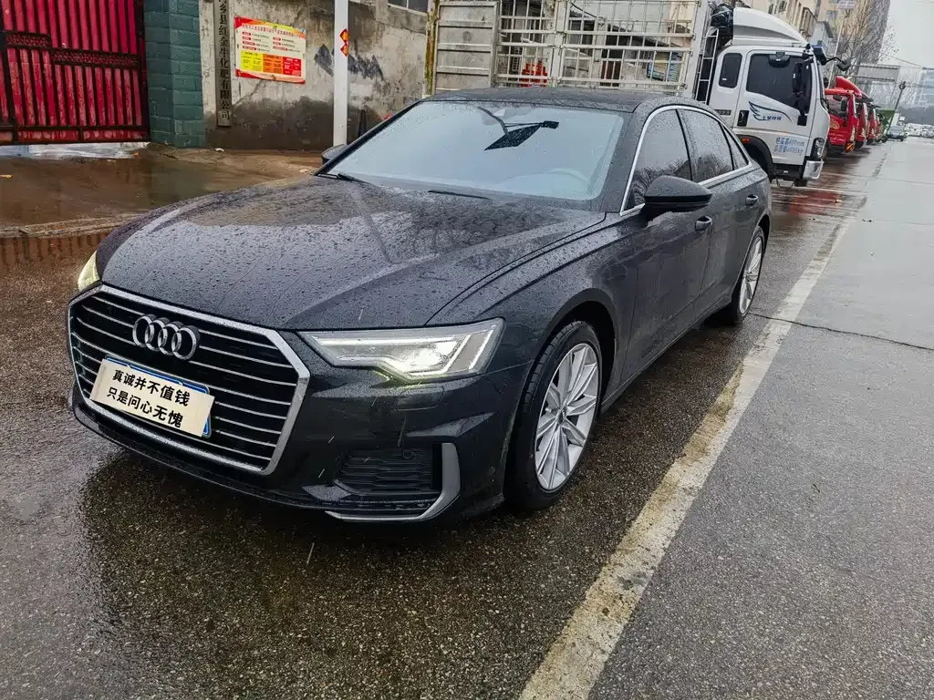 Audi A6L — фото 1