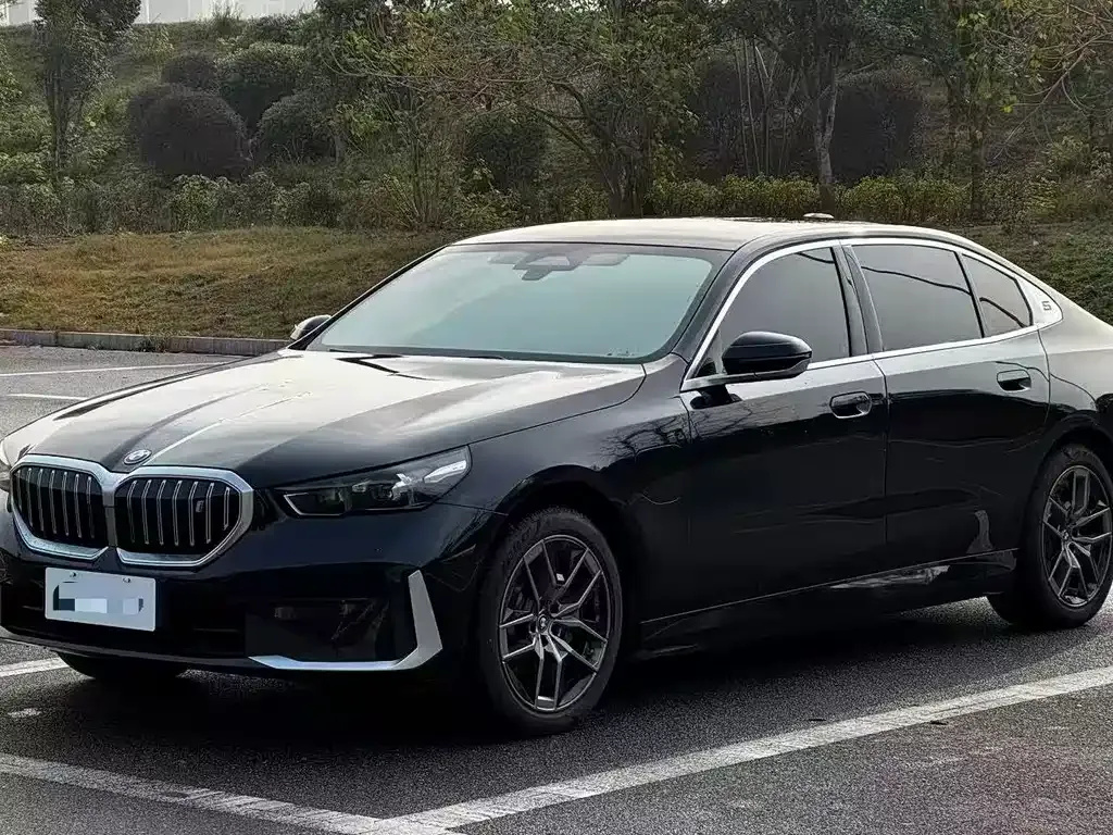 BMW i5 — фото 1
