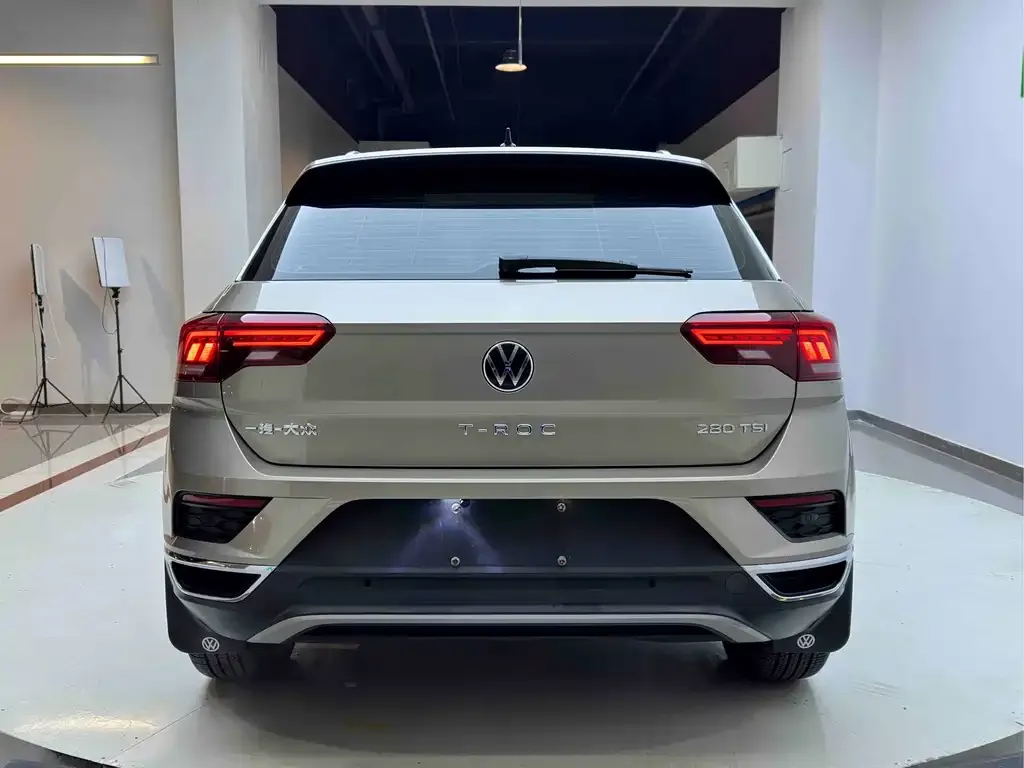 Volkswagen T-Roc — фото 3