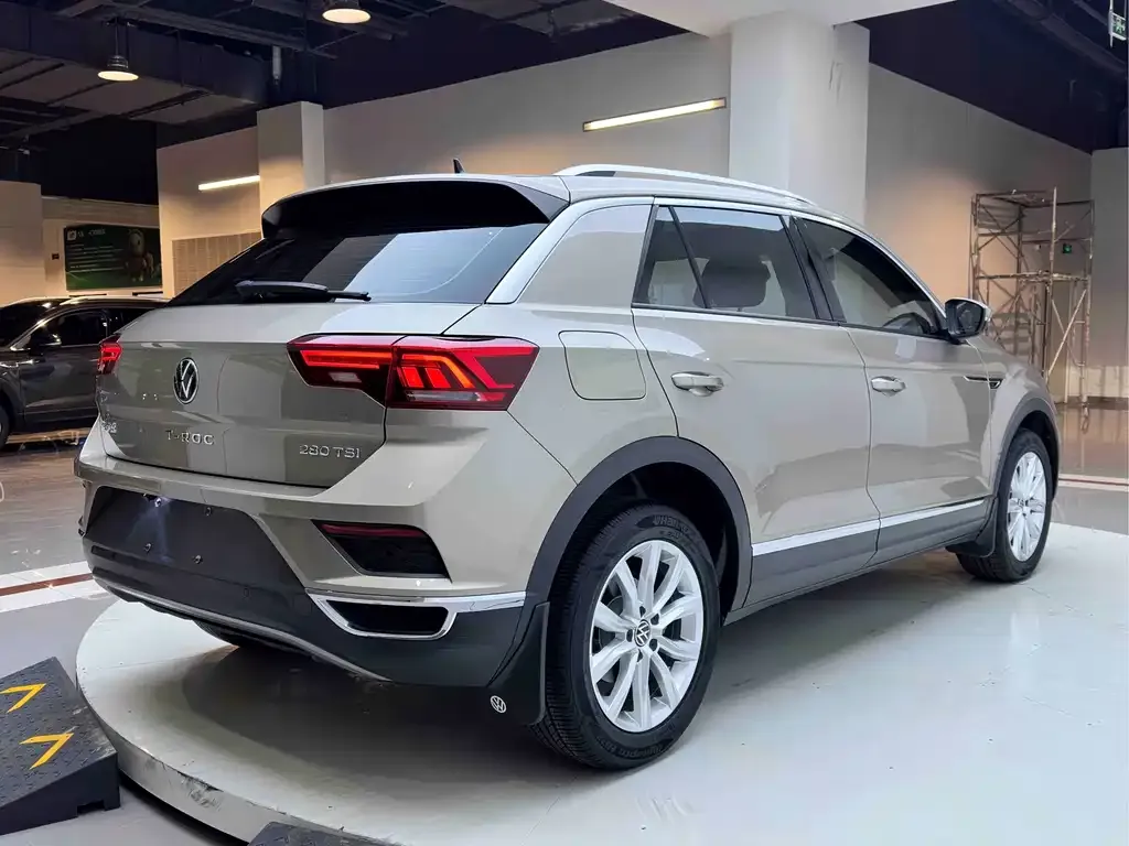 Volkswagen T-Roc — фото 4
