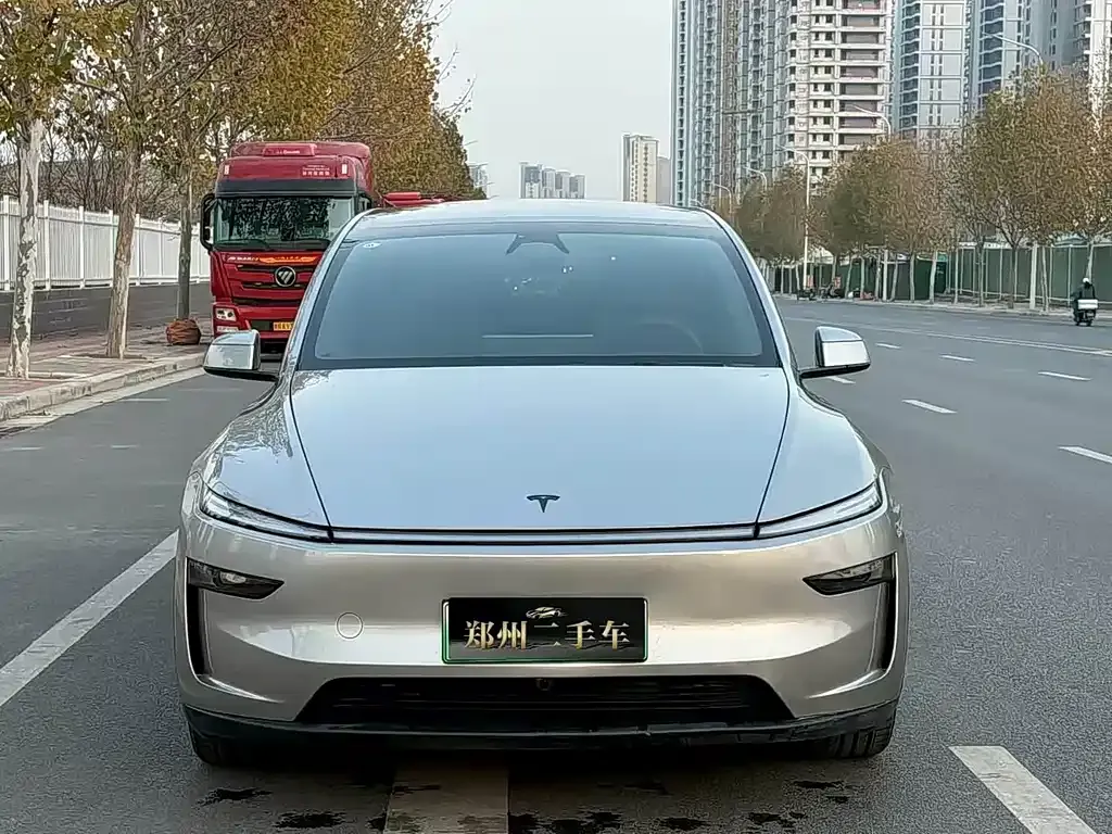 Tesla Model Y L — фото 3