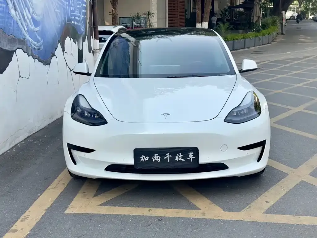 Tesla Model 3 — фото 3