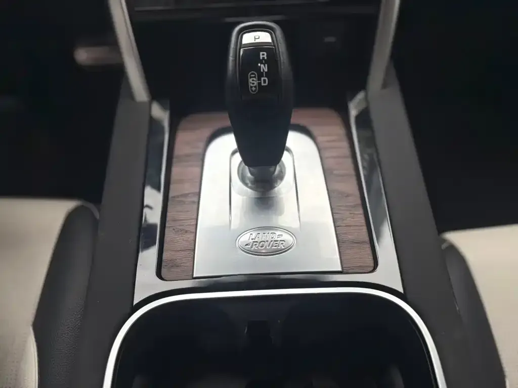 Land Rover Discovery Sport — фото 2