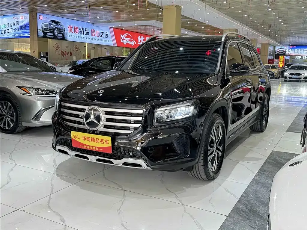 Mercedes-Benz GLB — фото 1