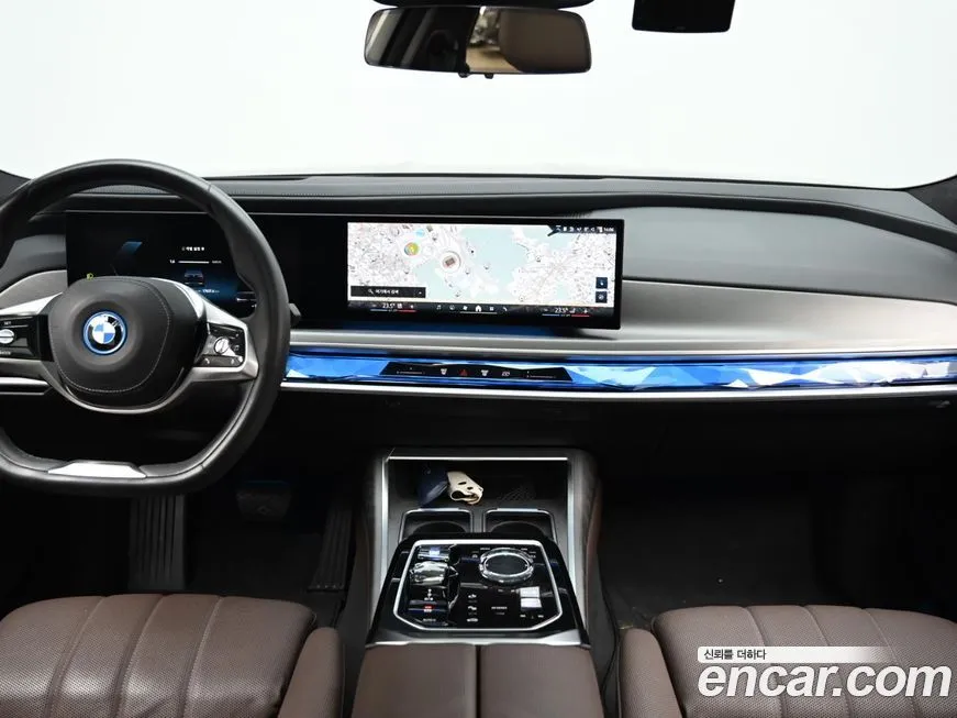 BMW i7 — фото 8