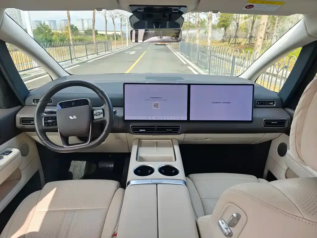 Li Auto MEGA — фото 6