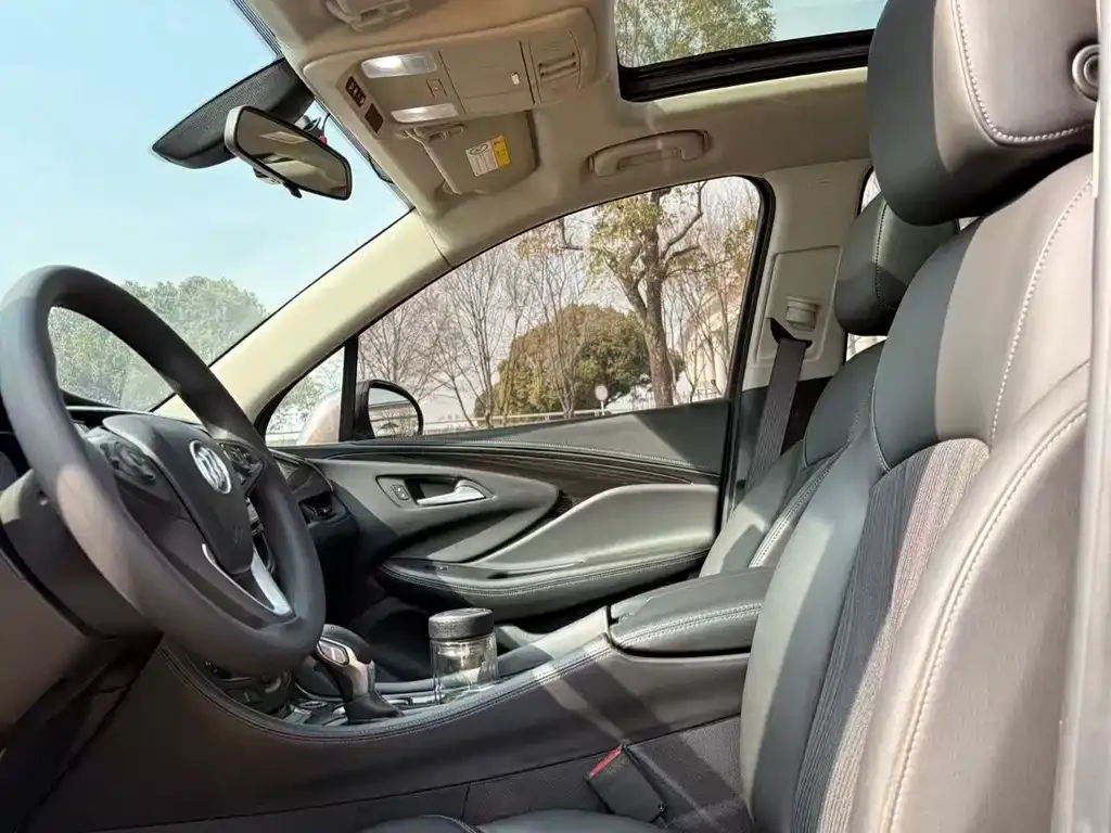 Buick Envision Plus — фото 3