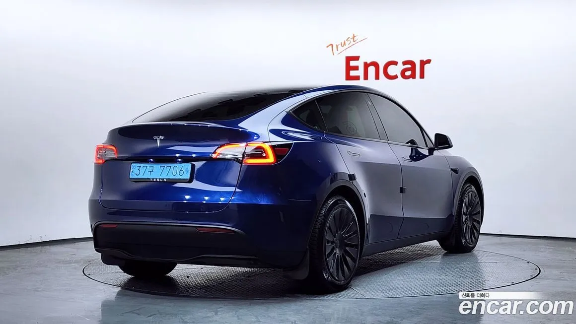 Tesla Model Y — фото 4