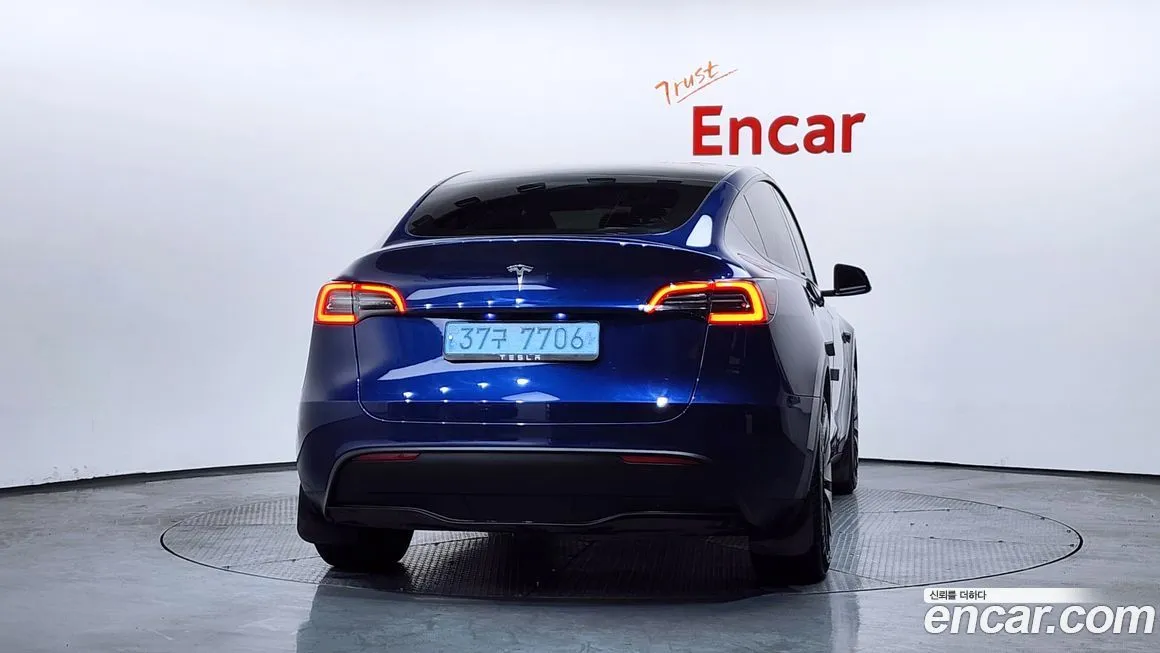 Tesla Model Y — фото 3