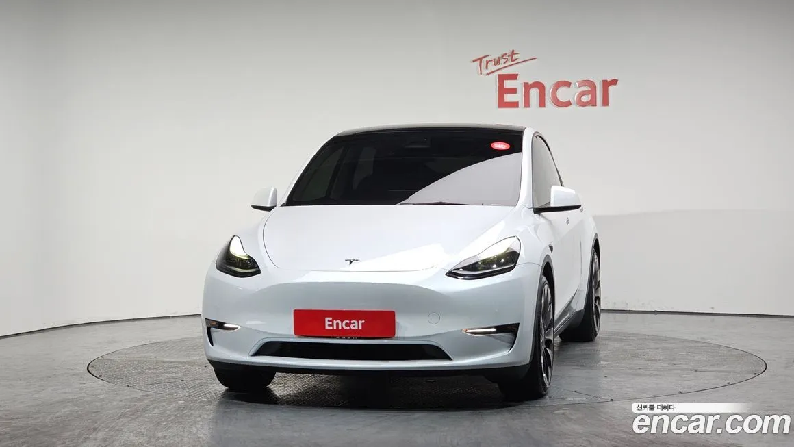 Tesla Model Y — фото 2