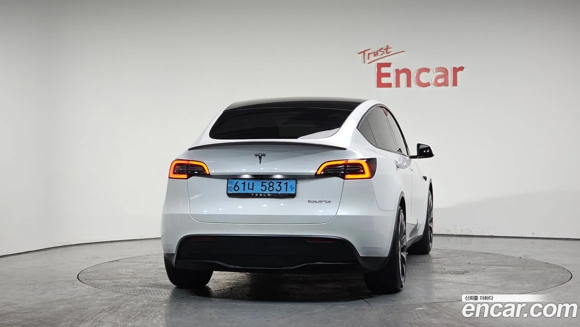 Tesla Model Y — фото 4