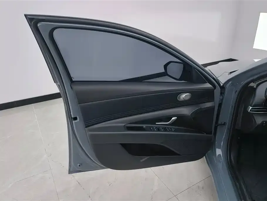 Hyundai Elantra — фото 4