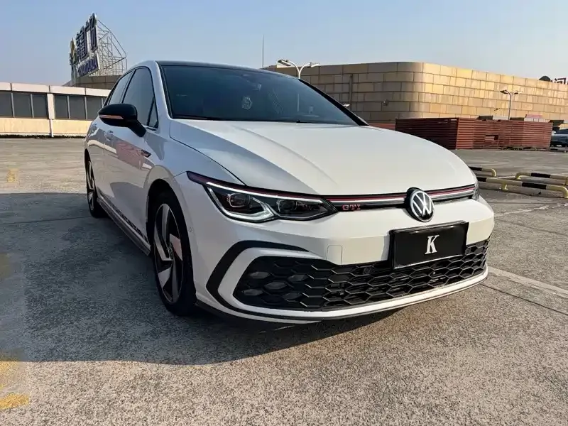 Volkswagen Golf GTI — фото 9