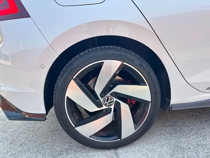 Volkswagen Golf GTI — фото 7