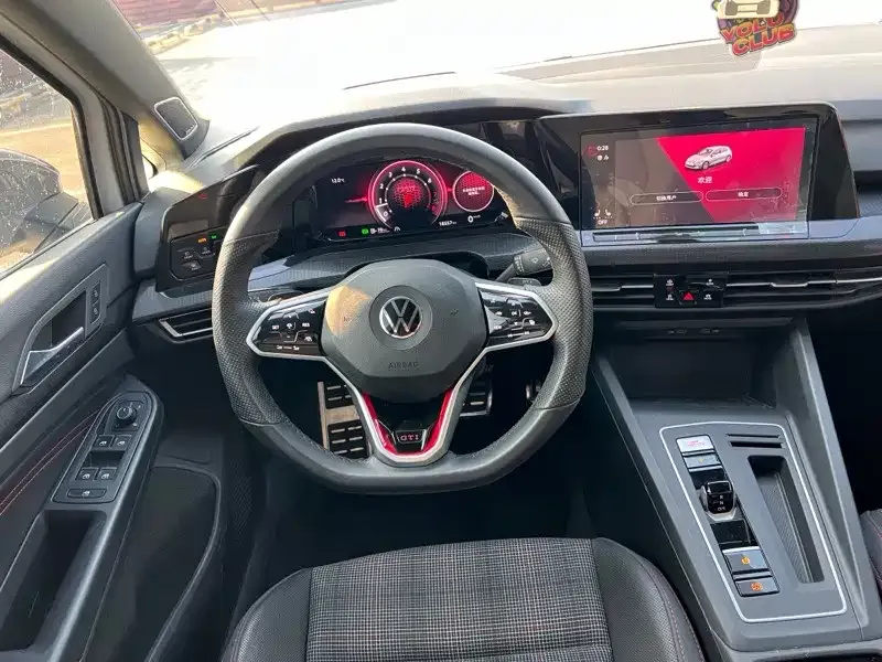 Volkswagen Golf GTI — фото 8