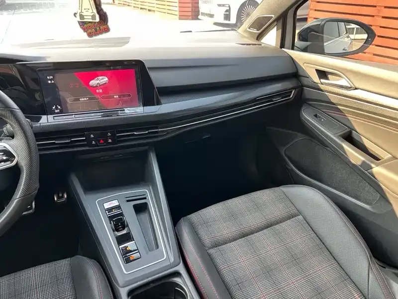 Volkswagen Golf GTI — фото 6