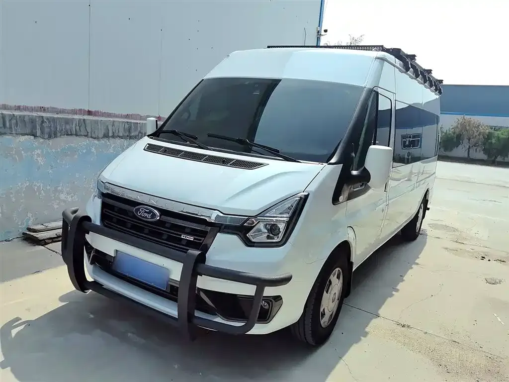 Ford Transit Custom — фото 1
