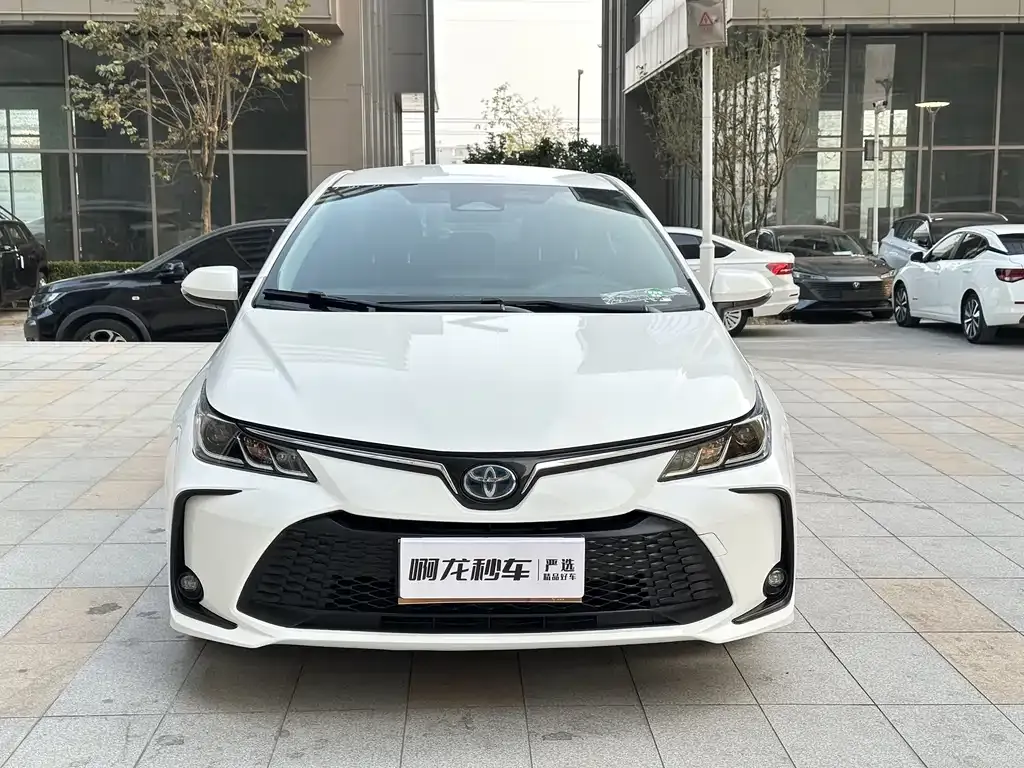 Toyota Corolla — фото 5