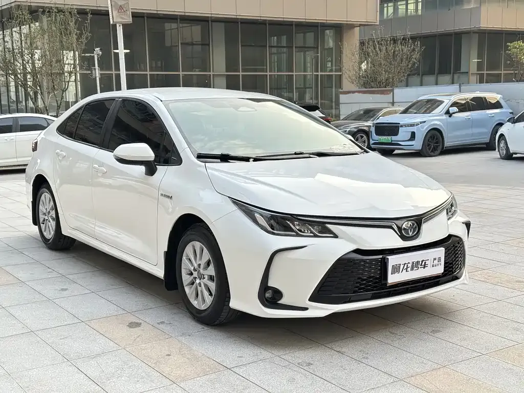 Toyota Corolla — фото 9