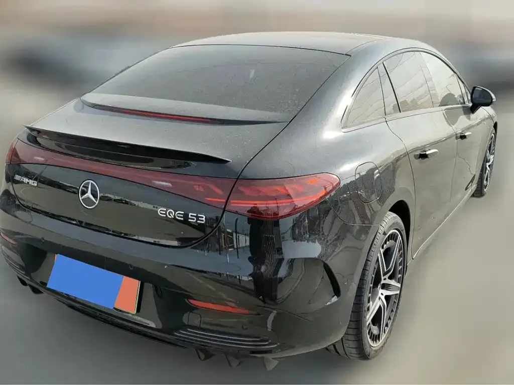 Mercedes-Benz EQE AMG — фото 4