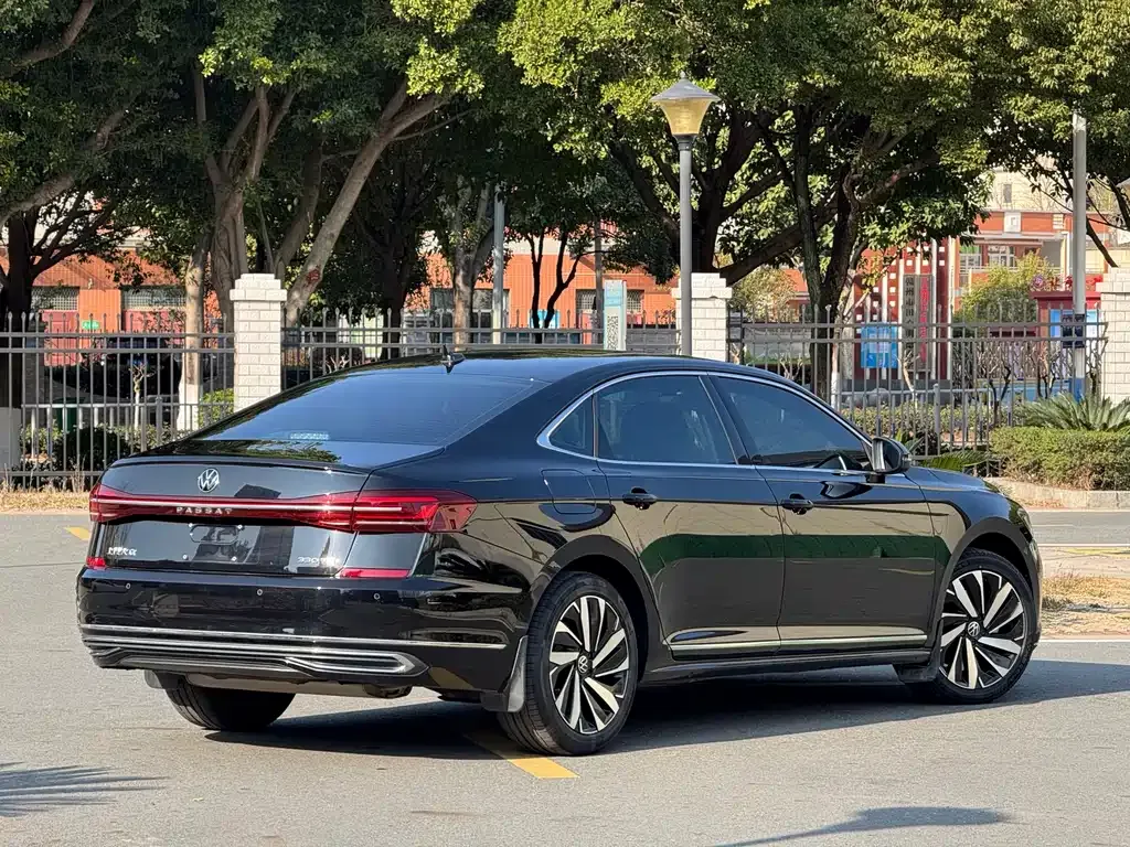 Volkswagen Passat — фото 6