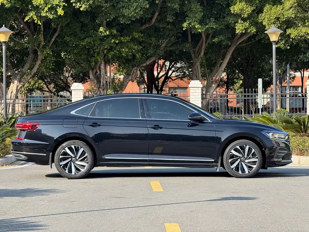 Volkswagen Passat — фото 8