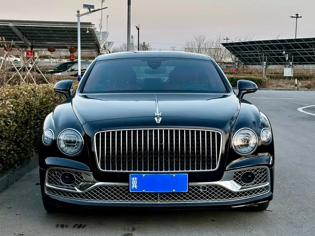 Bentley Flying Spur — фото 9