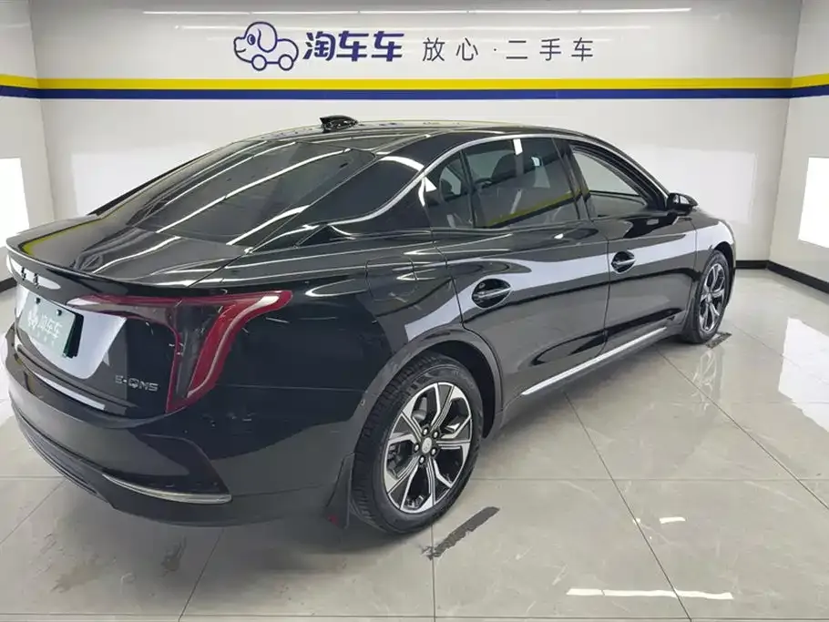 Hongqi E-QM5 — фото 8