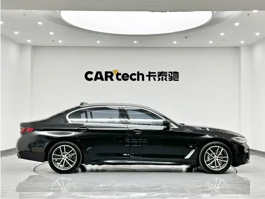BMW 5 Series New Energy — фото 10