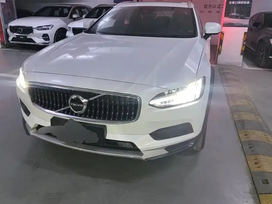 Volvo V90 — фото 1