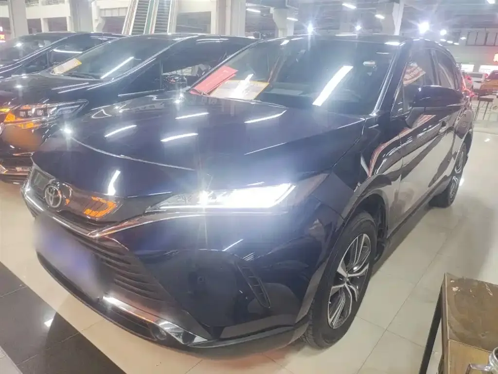Toyota Harrier — фото 1